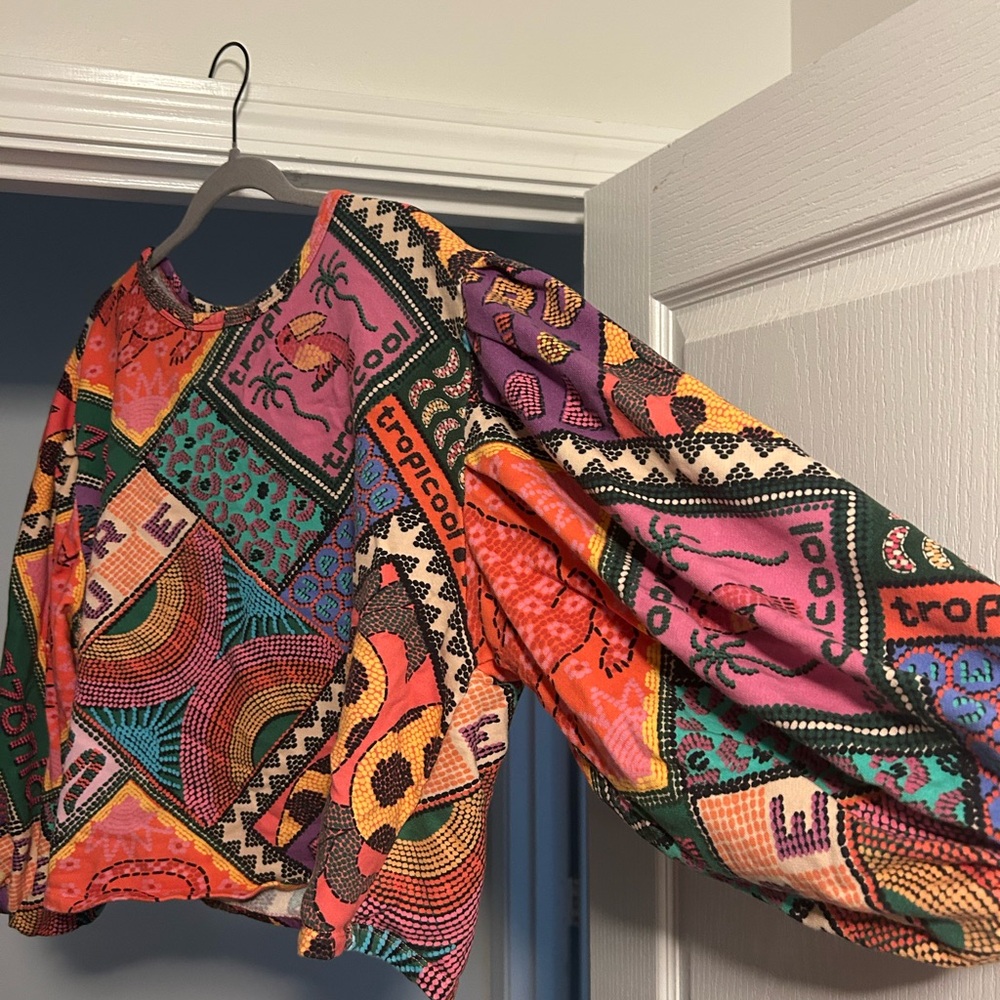 FARM Rio cropped sweatshirt with tropical/multicolored all over designs size L